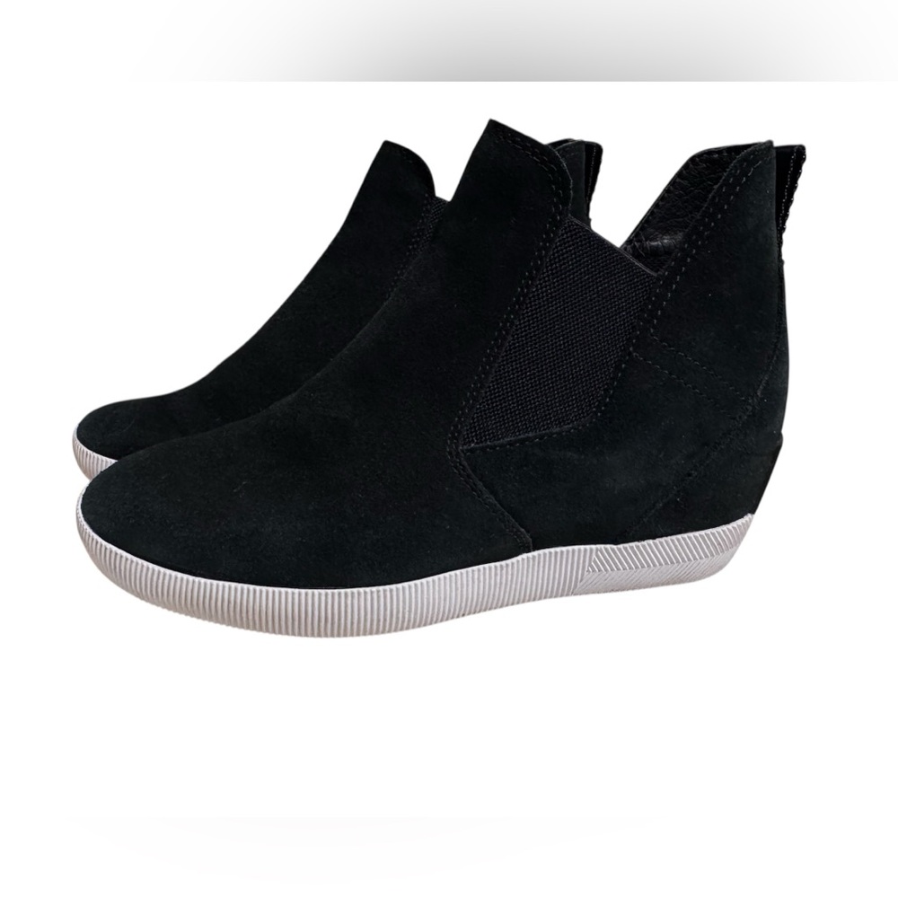 Sorel Out and About Black Suede Wedge Ankle Booties - 9.5